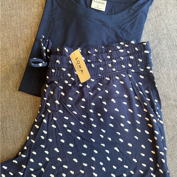 Soma Other - NWT Soma COOL NIGHTS Tee & Crop Pant Set